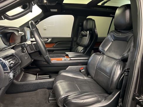 Used 2020 Lincoln Navigator Reserve w/ Equipment Group 208A Reserve image 28