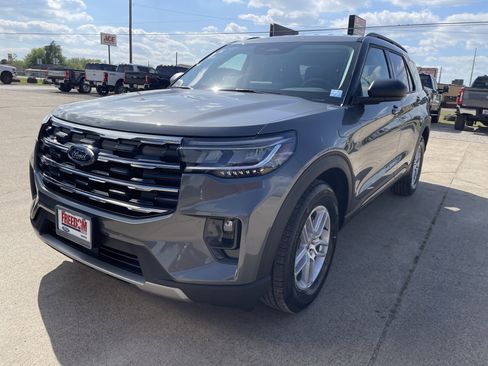 New 2026 Ford Explorer Active image 8