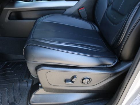 Used 2021 RAM 1500 Big Horn RWD image 13