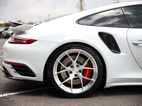 Used 2017 Porsche 911 4 Coupe AWD/4WD image 15