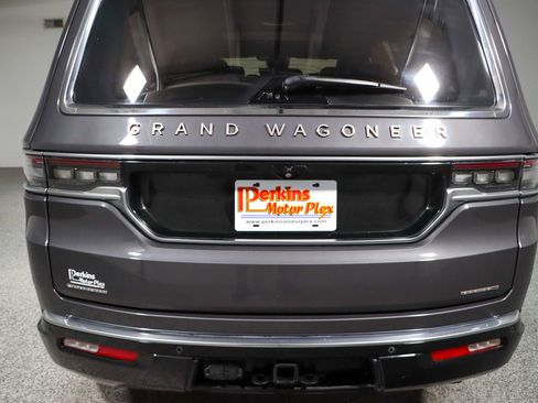 Used 2022 Jeep Grand Wagoneer Series III AWD/4WD image 8