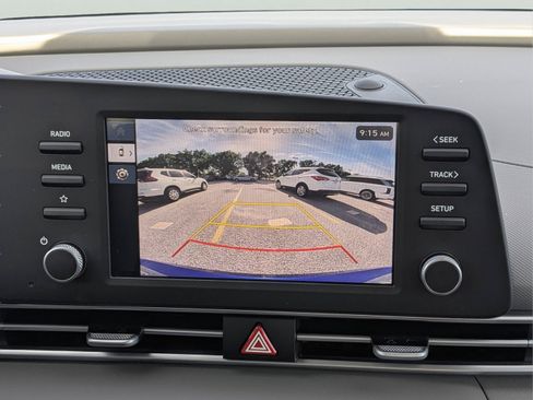 Certified 2025 Hyundai Elantra SE FWD image 37