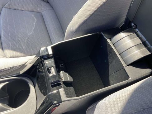 Used 2025 Toyota Corolla SE image 24