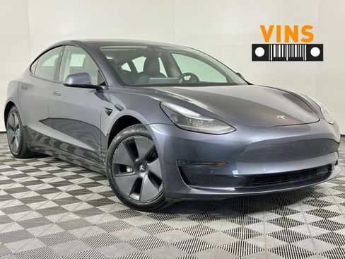 Used 2021 Tesla Model 3 Standard Range Plus image 1