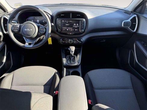 Used 2024 Kia Soul LX w/ Option Group 015 image 2