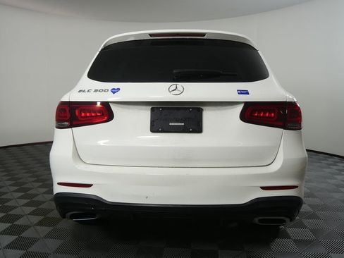 Used 2021 Mercedes-Benz GLC 300 image 4