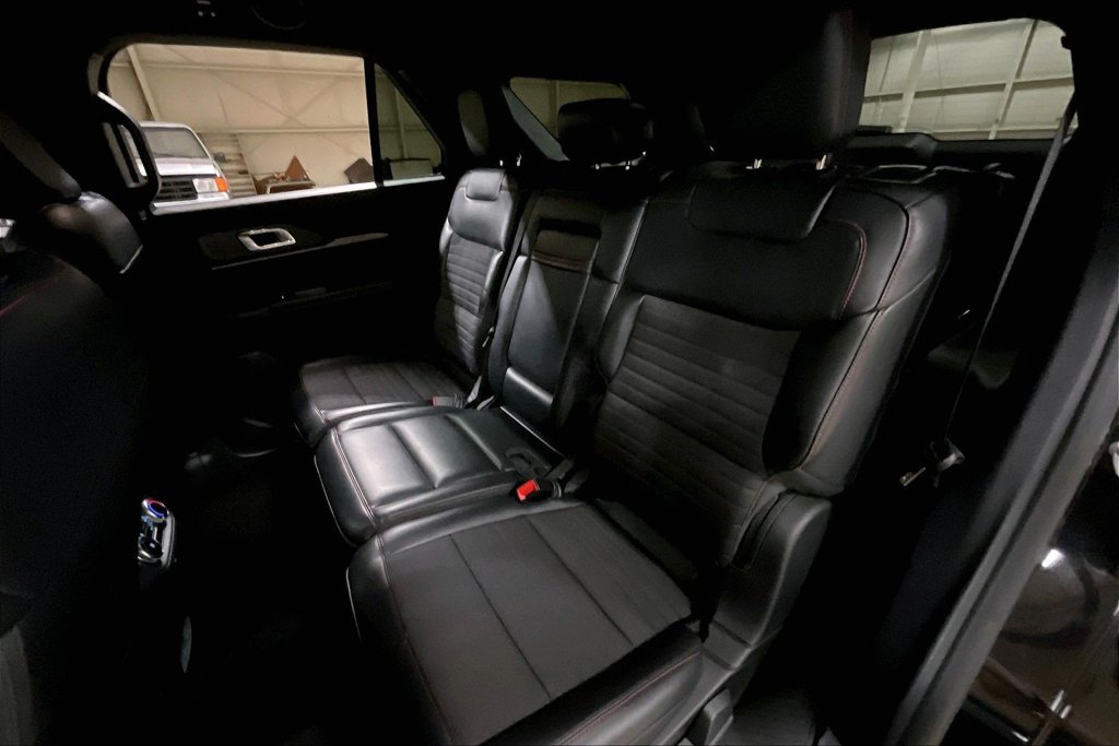 Certified 2025 Ford Explorer ST-Line w/ ST-Line Street Pack AWD/4WD image 24