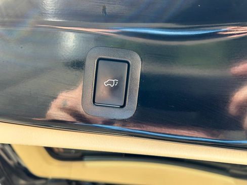 Used 2017 Toyota Highlander Limited Platinum AWD/4WD image 21