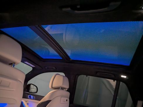 Used 2021 BMW X5 xDrive40i w/ M Sport Package image 12