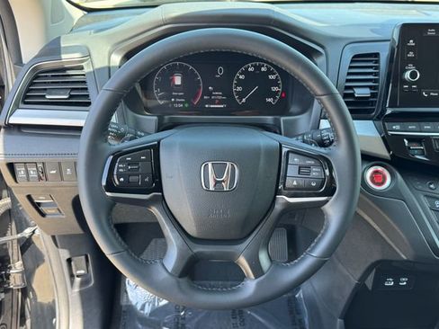 Certified 2025 Honda Odyssey EX-L image 25