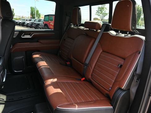Used 2024 GMC Sierra 2500 Denali Ultimate w/ Max Trailering Package AWD/4WD image 34
