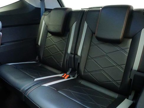 Used 2024 Volkswagen Atlas Peak Edition SE image 23