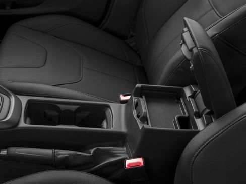 Used 2016 Ford Focus SE w/ SE Sport Package image 15