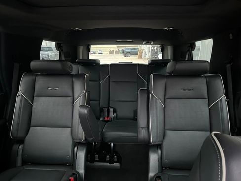 Used 2022 Cadillac Escalade Premium Luxury image 43
