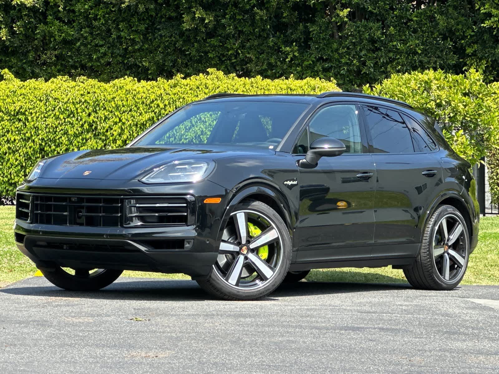 Certified 2025 Porsche Cayenne S AWD/4WD image 1