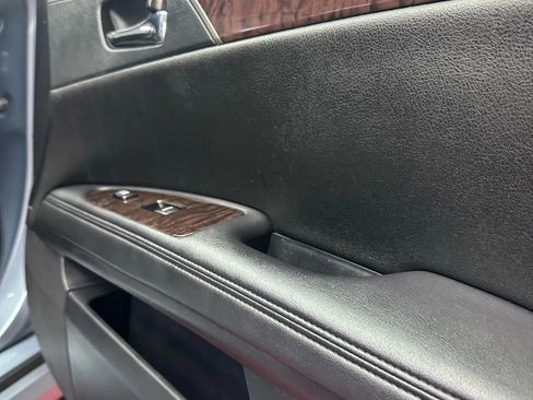 Used 2012 Toyota Avalon Limited image 27