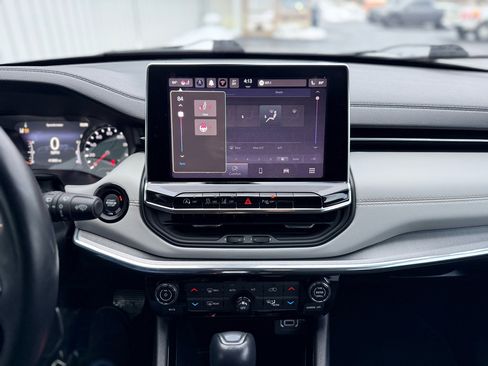 Used 2022 Jeep Compass Limited image 17