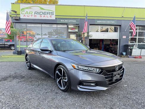 Used 2018 Honda Accord Sport image 3