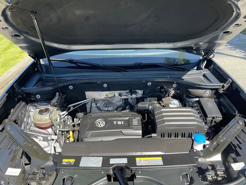 Used 2021 Volkswagen Atlas Cross Sport SE image 31