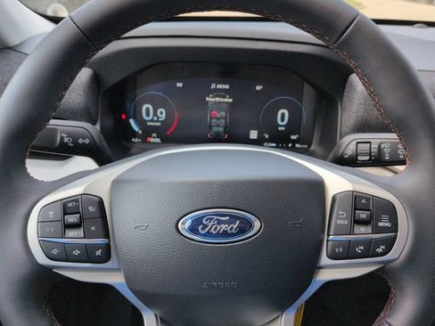 New 2026 Ford Explorer Active RWD image 29