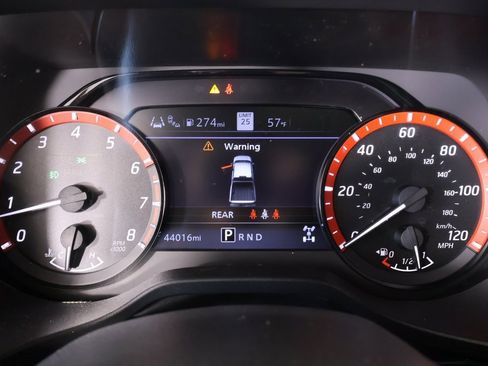 Used 2023 Nissan Titan PRO-4X w/ Pro-4x Convenience Package image 4