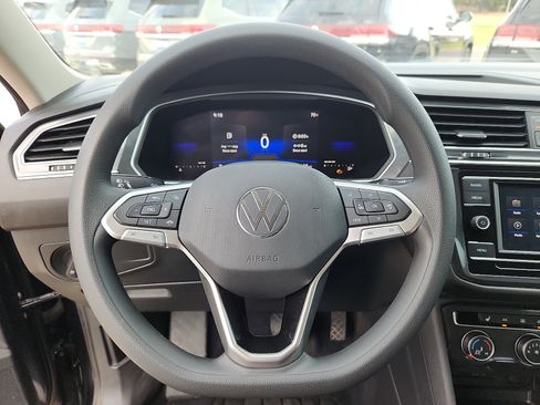 Used 2022 Volkswagen Tiguan S FWD image 16