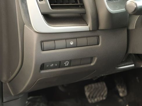 Used 2023 Nissan Rogue SV FWD image 13