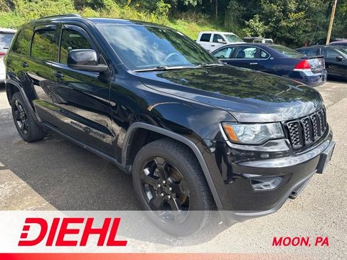 Used 2019 Jeep Grand Cherokee Laredo AWD/4WD image 1