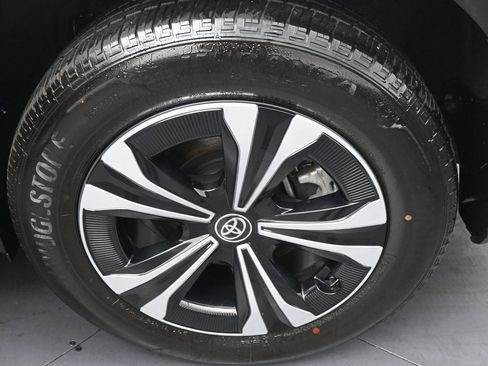 Used 2023 Toyota bZ4X XLE image 40