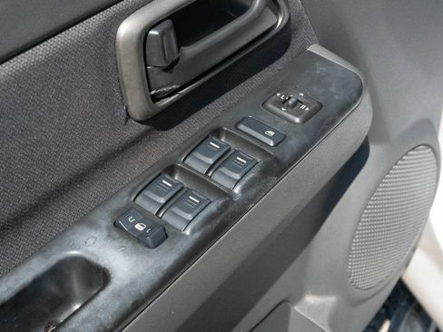 Used 2005 Chevrolet Colorado LS RWD image 13