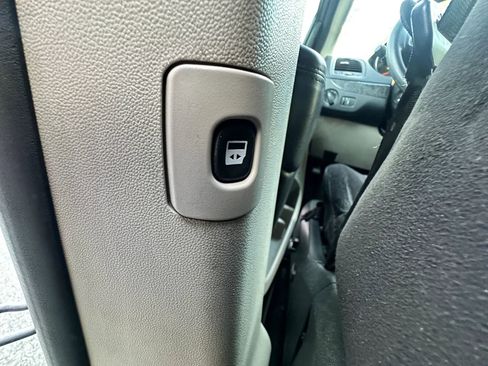 Used 2014 Dodge Grand Caravan SXT FWD image 16