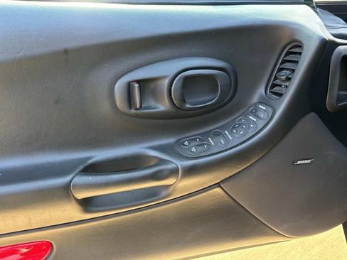 Used 2003 Chevrolet Corvette Convertible w/ Preferred Equipment Group1 RWD image 23