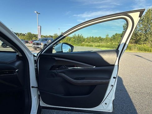 Used 2023 MAZDA CX-30 AWD 2.5 S w/ Premium Package image 16