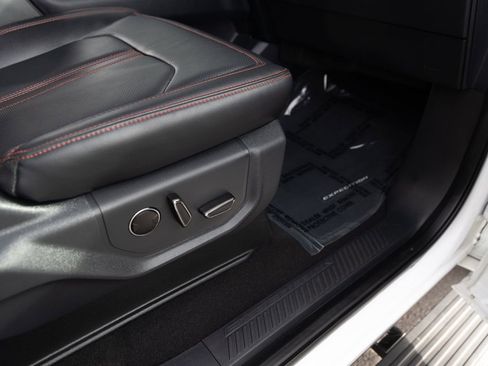 Used 2024 Ford Expedition Max Limited image 24