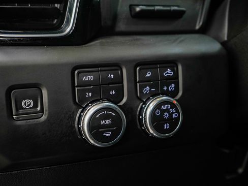 Used 2025 GMC Sierra 2500 Denali w/ Denali Reserve Package AWD/4WD image 28