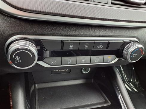 Used 2023 Nissan Altima 2.5 SR image 7