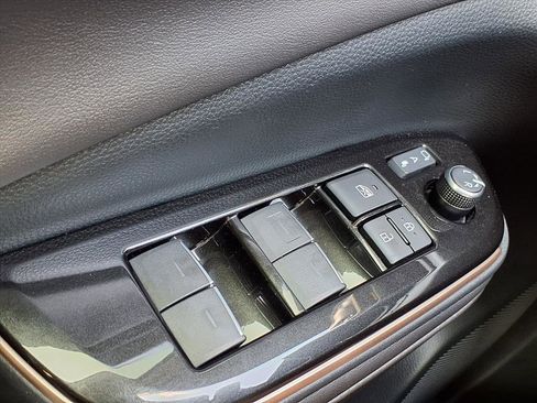 Used 2025 Toyota Crown Nightshade image 21