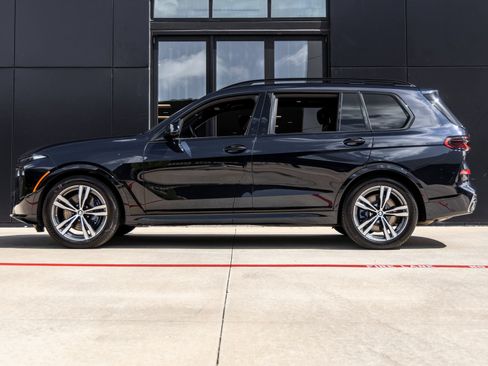 Used 2026 BMW X7 M60i AWD/4WD image 9