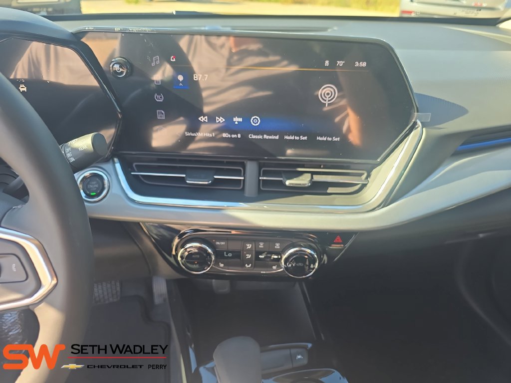 New 2026 Chevrolet Trax LT w/ Midnight Edition FWD image 21