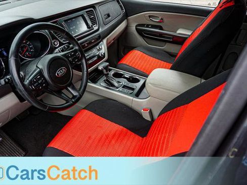 Used 2019 Kia Sedona EX FWD image 16