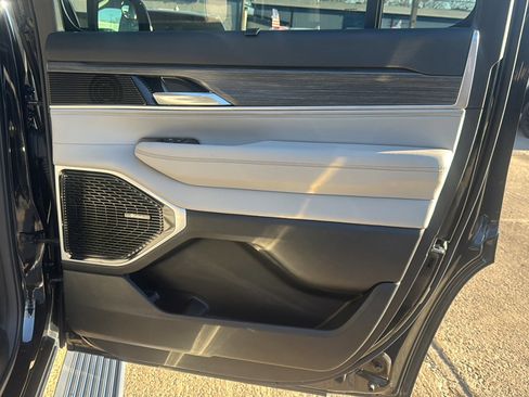 Used 2023 Jeep Wagoneer Series III w/ Premium Group I image 24