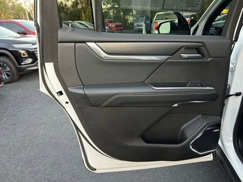 Certified 2025 GMC Acadia Elevation image 13