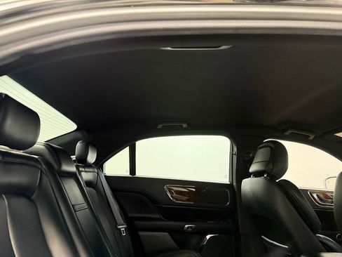Used 2019 Lincoln Continental Premiere image 68