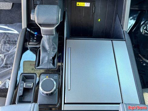 Certified 2023 Toyota Sequoia Limited AWD/4WD image 30