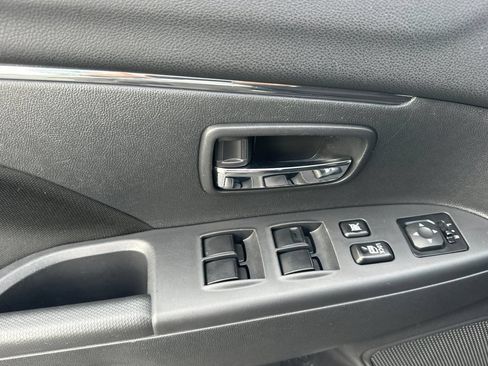 Used 2025 Mitsubishi Outlander Sport ES AWD/4WD image 12