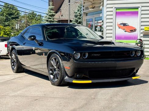 Used 2021 Dodge Challenger R/T Scat Pack w/ Driver Convenience Group image 1