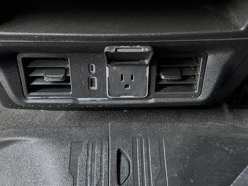 Used 2024 GMC Sierra 2500 SLE image 16