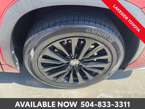Used 2023 Toyota Highlander XSE image 14