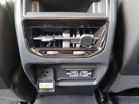 New 2025 Jeep Grand Cherokee Laredo X image 13