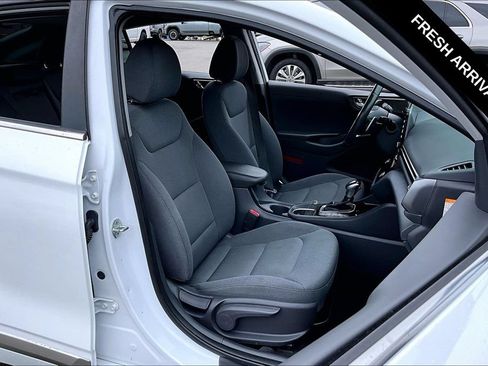 Used 2020 Hyundai Ioniq SE FWD image 27